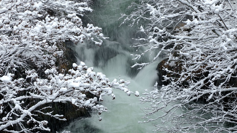 北海道の川を撮る 雪化粧の定山渓 かわたびほっかいどう
