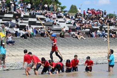 むかわ町穂別流送まつり(全道流送競技大会)